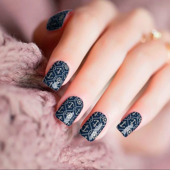 Colour Flash | Nail Strips - Seaside Treasures, Anchors & Ropes on a Navy base - Picture 1 of 9